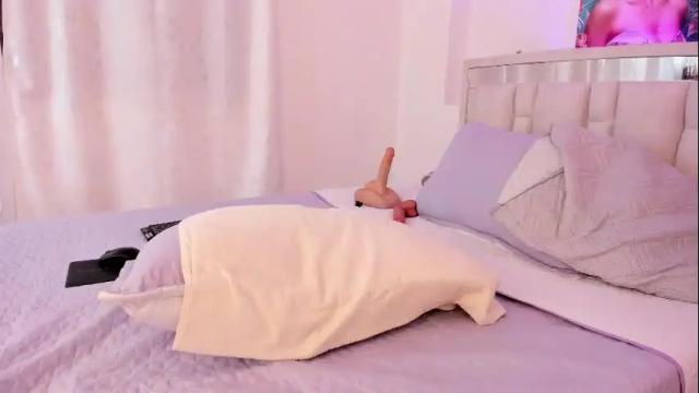 Image 7 of samanta_roberts1 Stream on Chaturbate on 10 days ago
