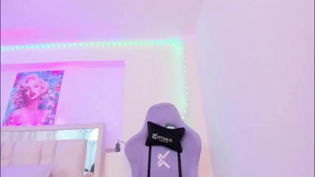 Image 3 of samanta_roberts1 Stream on Chaturbate on 1 day ago