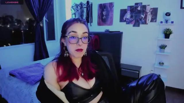 Image 12 of samanta_smithh Stream on Chaturbate on 16 months ago