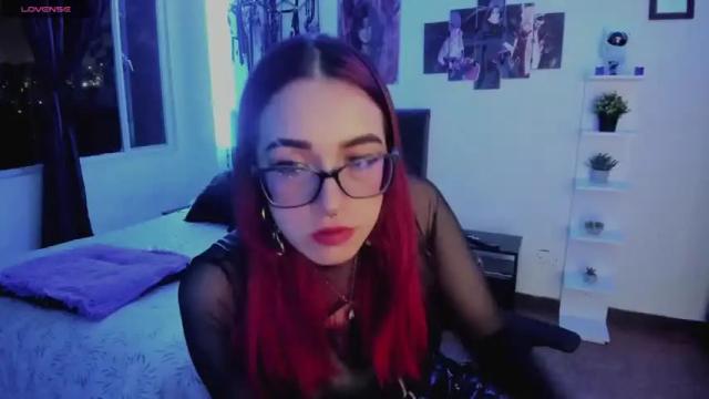 Image 4 of samanta_smithh Stream on Chaturbate on 15 months ago