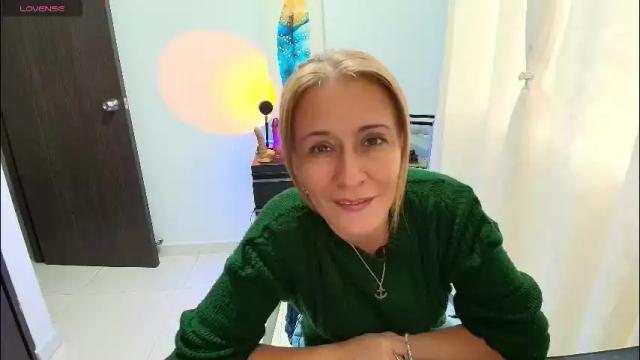 Image 3 of samanta_stone69 Stream on Chaturbate on 2 months ago