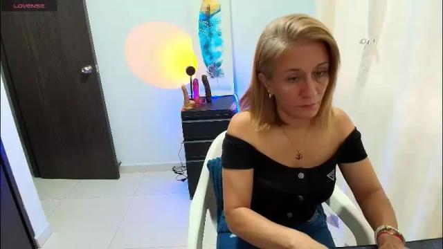 Image 12 of samanta_stone69 Stream on Chaturbate on 1 month ago