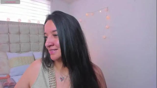 Image 4 of samanta_sweet320 Stream on Chaturbate on 9 months ago