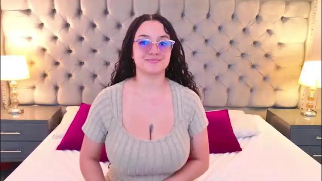 Image 12 of samantaa_g Stream on Chaturbate on 11 days ago