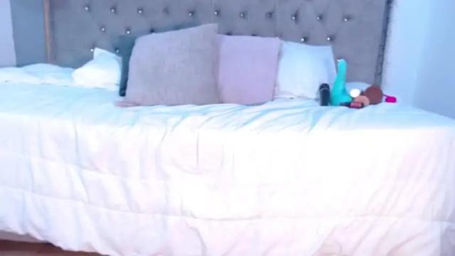 Image 6 of samantarobinson Stream on Chaturbate on 17 months ago
