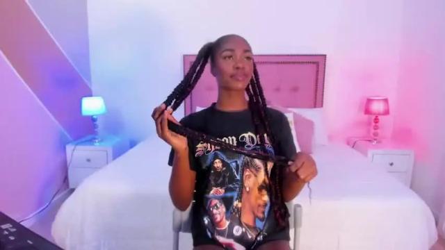 Image 11 of samantarobinson Stream on Chaturbate on 16 months ago