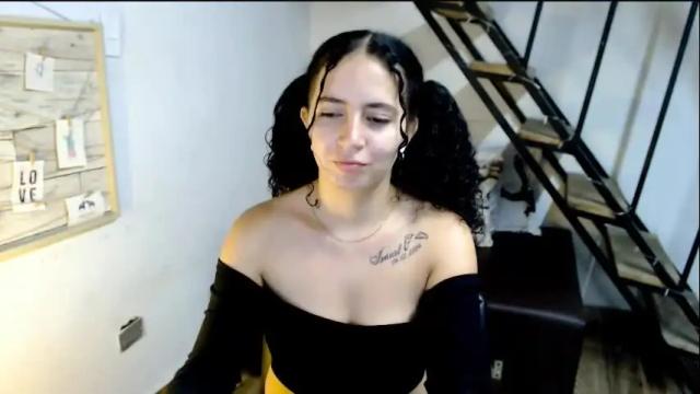 Image 4 of samantha2girl Stream on Chaturbate on 1 month ago