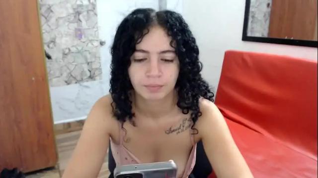 Image 2 of samantha2girl Stream on Chaturbate on 1 month ago