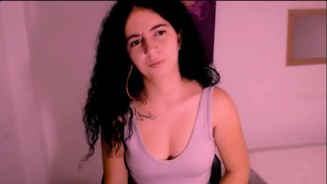 Image 3 of samantha2girl Stream on Chaturbate on 25 days ago