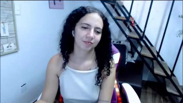 Image 2 of samantha2girl Stream on Chaturbate on 2 months ago