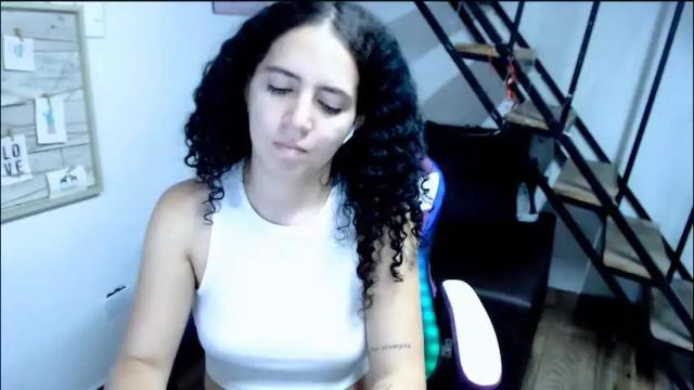 Image 2 of samantha2girl Stream on Chaturbate on 1 month ago