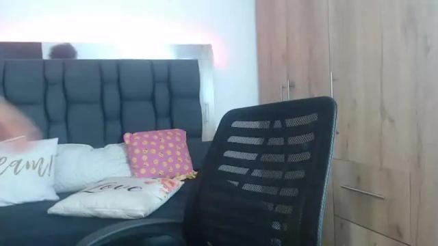 Image 12 of samantha__stone_ Stream on Chaturbate on 14 months ago