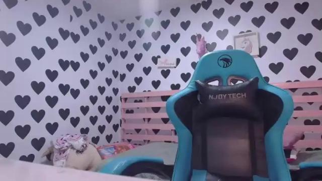 Image 3 of samantha_collins_a Stream on Chaturbate on 12 months ago