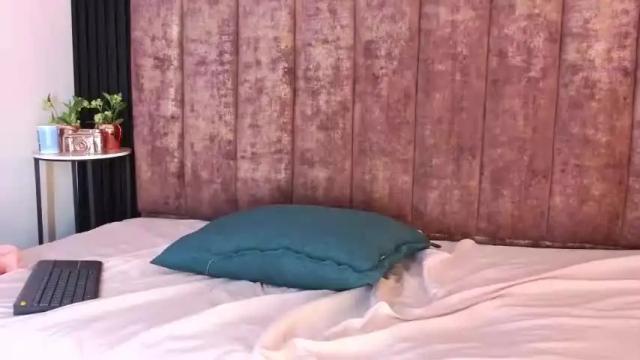 Image 2 of samantha_daviss Stream on Chaturbate on 14 months ago