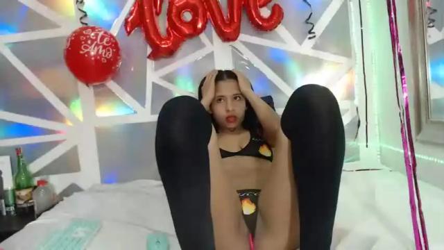 Image 4 of samantha_fox_squirt Stream on Chaturbate on 14 months ago