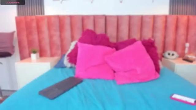 Image 12 of samantha_honey8 Stream on Chaturbate on 16 months ago
