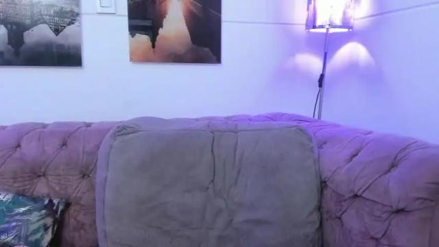 Image 4 of samantha_jaz Stream on Chaturbate on 12 months ago