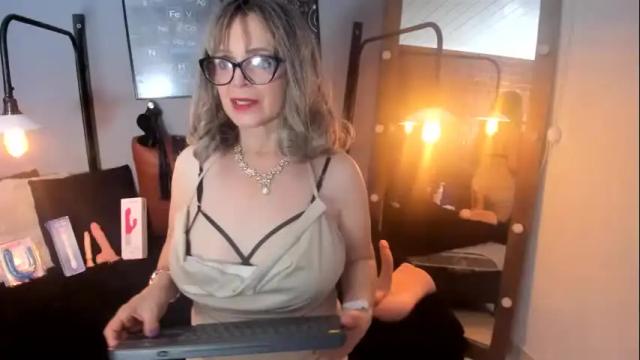 Image 2 of samantha_mature56 Stream on Chaturbate on 1 month ago