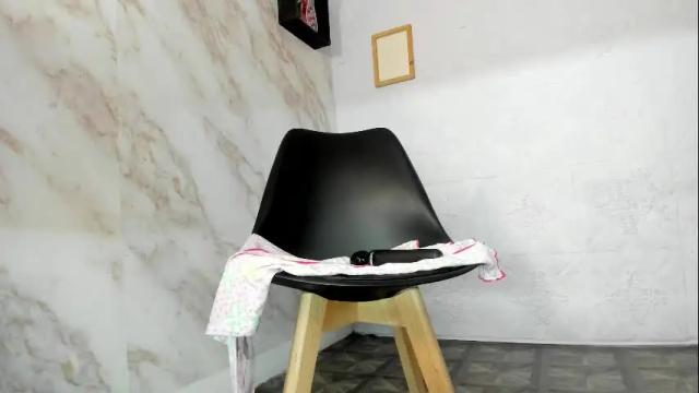 Image 10 of samantha_milfs Stream on Chaturbate on 3 months ago