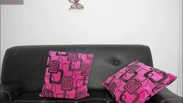 Image 2 of samantha_pucket Stream on Chaturbate on 1 month ago