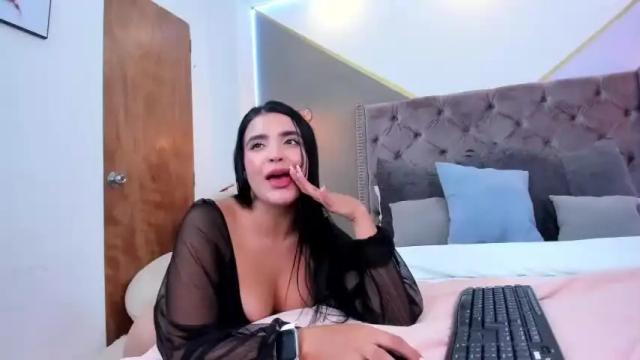 Image 10 of samantha_zcc Stream on Chaturbate on 18 months ago