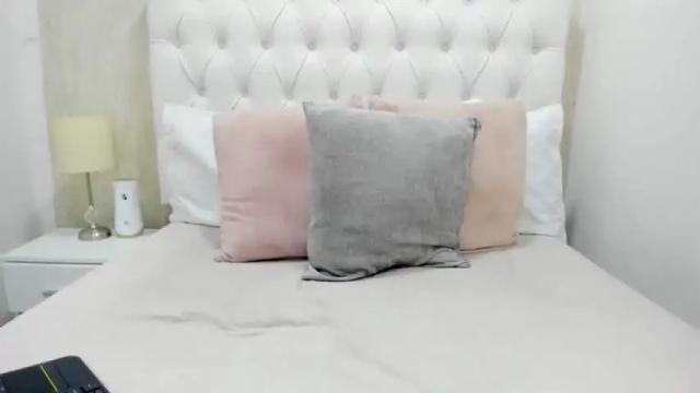 Image 8 of samanthaa_roberts Stream on Chaturbate on 20 months ago