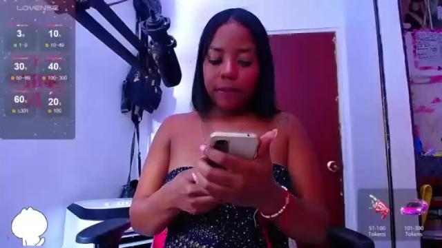 Image 2 of samanthabloom570089 Stream on Chaturbate on 16 months ago