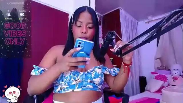 Image 2 of samanthabloom570089 Stream on Chaturbate on 16 months ago