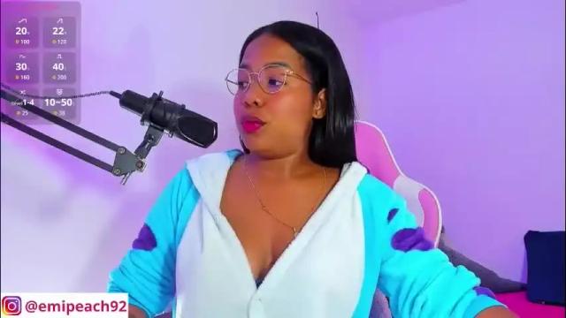 Image 8 of samanthabloom570089 Stream on Chaturbate on 5 months ago