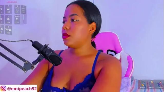 Image 4 of samanthabloom570089 Stream on Chaturbate on 2 months ago