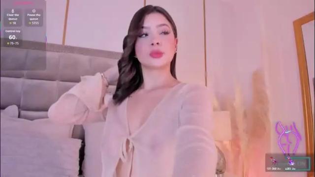 Image 3 of samanthaclay Stream on Chaturbate on 4 months ago