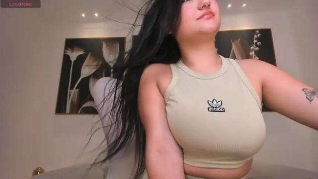 Image 4 of samanthaconnor_ Stream on Chaturbate on 12 months ago