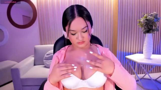 Image 3 of samanthaconnor_ Stream on Chaturbate on 12 months ago