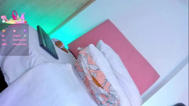 Image 8 of samanthaheinz Stream on Chaturbate on 1 month ago