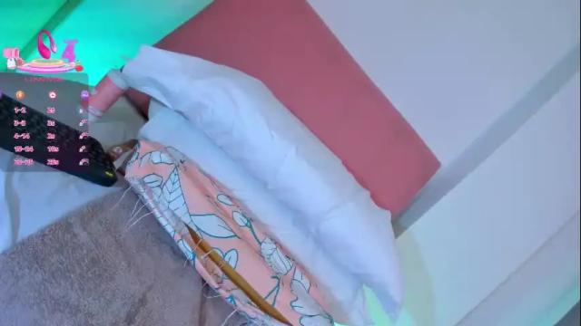 Image 4 of samanthaheinz Stream on Chaturbate on 28 days ago