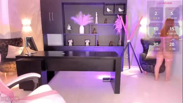 Image 8 of samanthaklein_ Stream on Chaturbate on 1 month ago