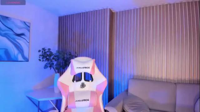 Image 3 of samanthaklein_ Stream on Chaturbate on 7 days ago