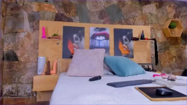 Image 8 of samanthalara_ Stream on Chaturbate on 21 months ago