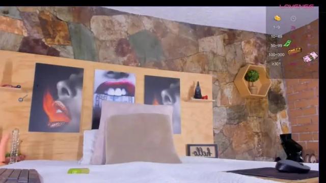 Image 2 of samanthalara_ Stream on Chaturbate on 21 months ago