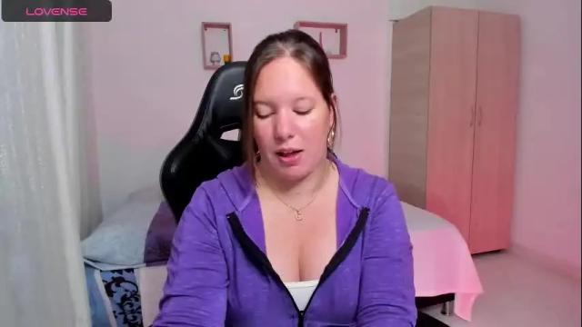 Image 12 of samanthaleon Stream on Chaturbate on 2 months ago