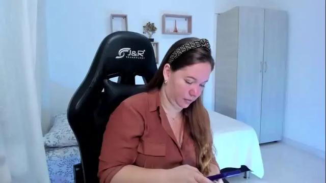 Image 2 of samanthaleon Stream on Chaturbate on 1 month ago