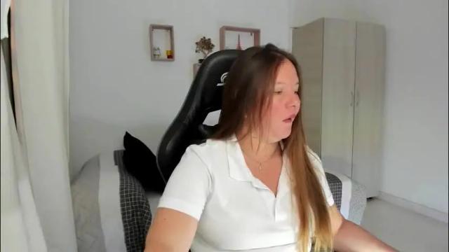 Image 2 of samanthaleon Stream on Chaturbate on 8 days ago