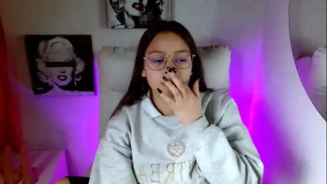 Image 8 of samantharoldan Stream on Chaturbate on 27 days ago