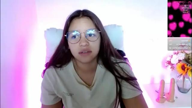 Image 4 of samantharoldan Stream on Chaturbate on 1 day ago