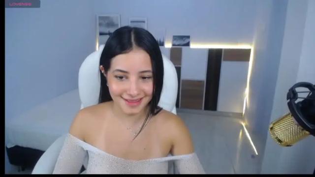 Image 4 of samara18_18 Stream on Chaturbate on 20 months ago