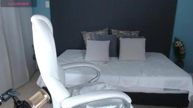 Image 4 of samara18_18 Stream on Chaturbate on 19 months ago