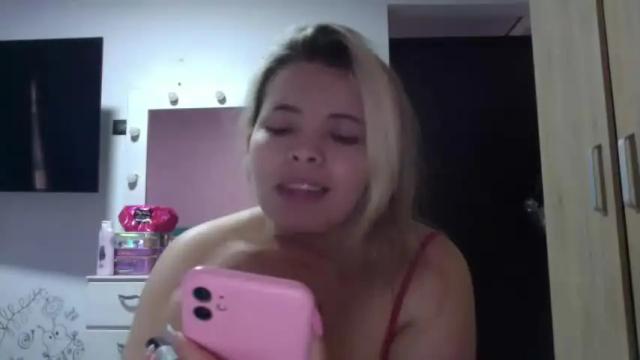 Image 4 of sami_hot10 Stream on Chaturbate on 21 months ago