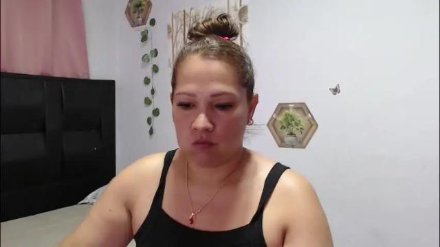 Image 12 of samira_lennox Stream on Chaturbate on 16 days ago