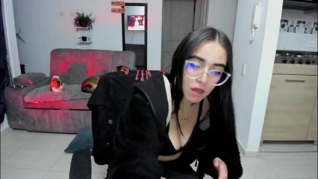 Image 2 of samismith77 Stream on Chaturbate on 1 month ago