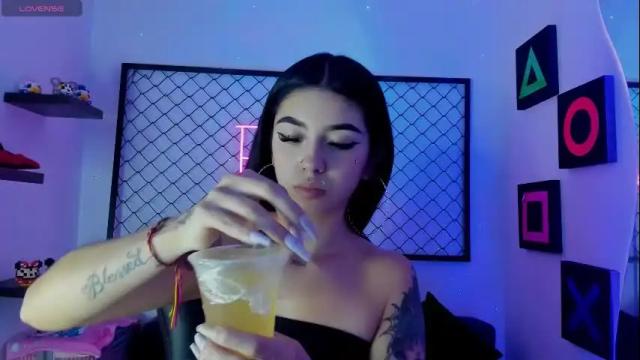 Image 12 of sammi_sweet_ Stream on Chaturbate on 1 month ago